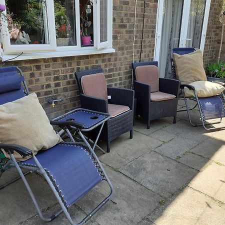 Home From Home Single Or Double Room Netflix Or Virgin Tv Wifi & Free Parking Poole Exterior foto